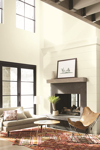 Living room walls in off-white paint in satin finish. Living room walls in off-white paint in satin finish.